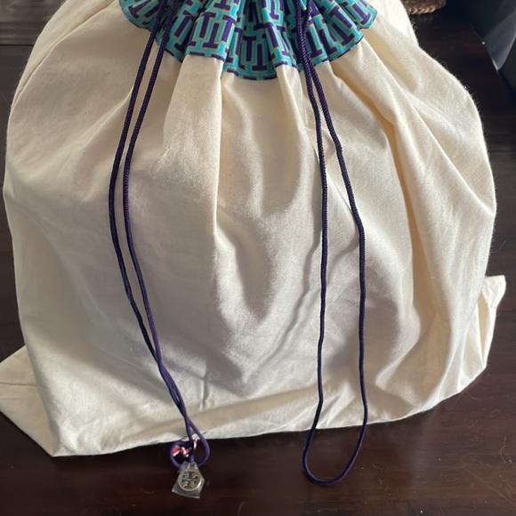 Tory Burch Light Oak Hand Bag - Picture 5 of 5